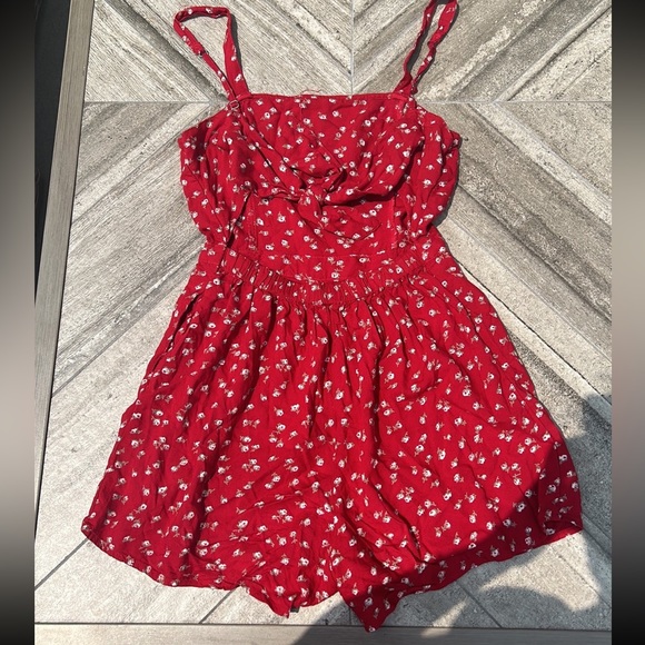 Women’s Hollister Romper - Picture 2 of 4